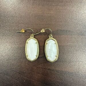 Kendra Scott “Elle” earrings in gold and pearl